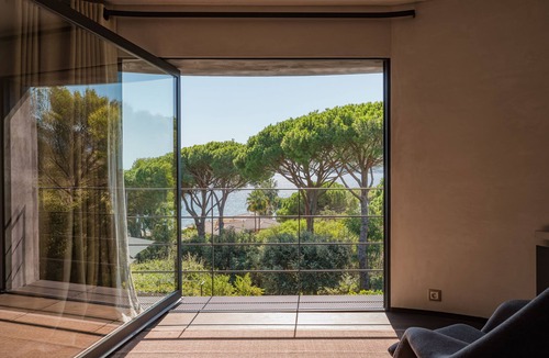 La Croix-Valmer Villa | Villa Cape Cod, Luxury beachfront property