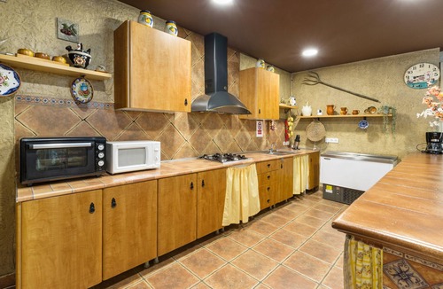 Cieza Villa | Villa 'Capricho' with Mountain Views, Wi-Fi, and Air Conditioning