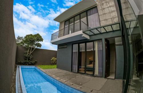 Beji Villa | Villa Carmela Batu by Kingspark 8