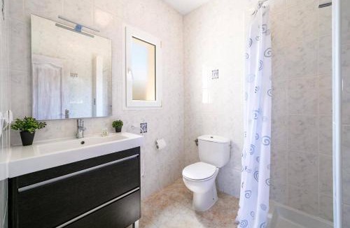 Urbanitzacio la Fustera Villa | Villa Carolina Blanca by Villa Plus