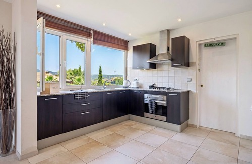 Torrelles de Foix Villa | Villa 'Casa Del Vino' with Mountain View, Private Pool and Wi-Fi