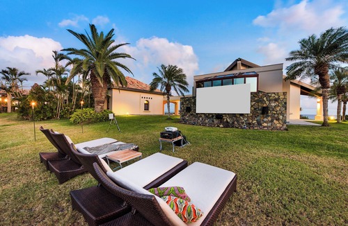 Plum Bay Boat Rental | Villa Casa De La Playa