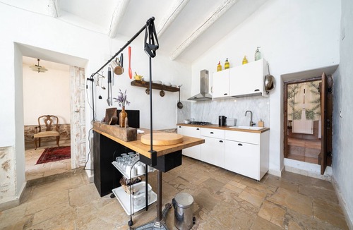 Costa Dorada Villa | Villa 'Casa en Olivera' 3km from the Coast with Private Pool & Wi-Fi