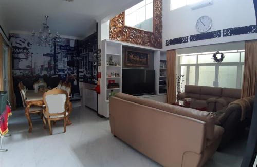 Depok Villa | Villa Casa Ilona