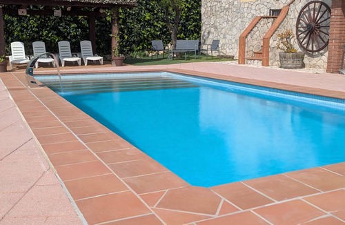 Subirats Villa | Villa 'Casa Les Vinyes' with Mountain View, Wi-Fi and Air Conditioning