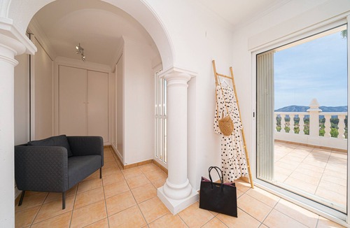 L'Alfas del Pi Villa | Villa "Casa Metro" with Pool, Garden, Balcony, A/C & Wi-Fi