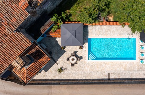Tar Villa | Villa Casa Tessa by Villas Guide