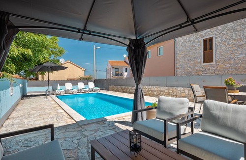 Tar Villa | Villa Casa Tessa by Villas Guide