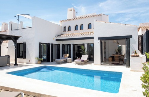 Caserio Los Tarquinos Villa | Villa 'Casa Trebol - Private Pool' with Mountain View, Wi-Fi and Air Conditioning