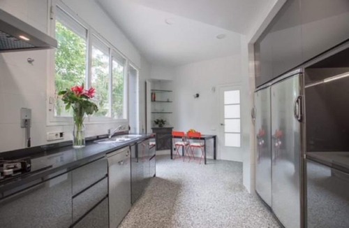 Masnou Villa | Villa Cela 5 minut. walk from the beach. Barcelona 25min. by car. A/C. Design.