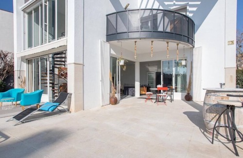 Masnou Villa | Villa Cela 5 minut. walk from the beach. Barcelona 25min. by car. A/C. Design.