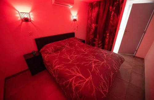 14th Arrondissement Villa | Villa Celesto - Piscine et Jacuzzi privé
