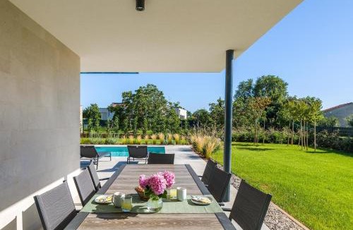 Valbandon Villa | Villa Celi Private Heated Pool & Jacuzzi 4BR Near Fažana & Brijuni