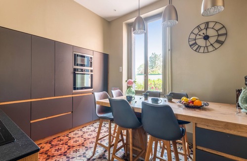 Champagne-au-Mont-d'Or Villa | Villa Champagne - Welkeys