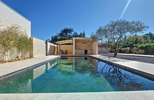 Villeneuve-les-Avignon Villa | Villa Charlotte quiet Air-conditioned near Avignon heated swimming pool* Petanque