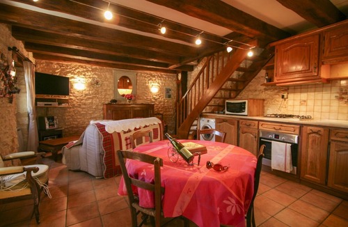 Sainte-Foy-de-Longas Villa | Villa Chambre Du Paradis