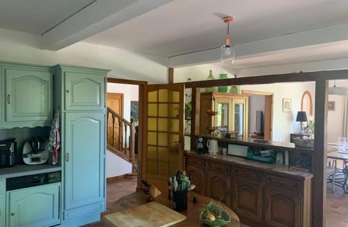 Loriol-du-Comtat Villa | Villa CHATEAU SAINTE BARBE