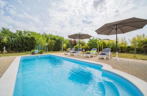 Musalez Villa | Villa Chiara with Private Pool and garden