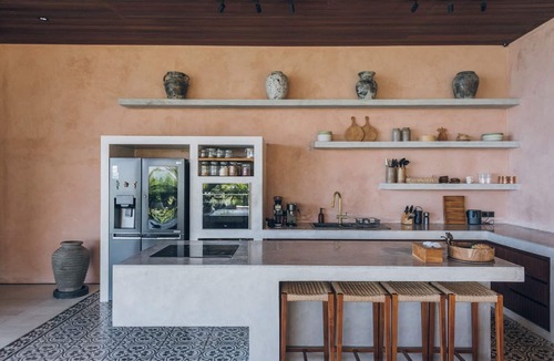 Praya Barat Villa | Villa Chibo at Tampah Hills