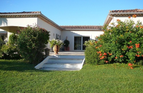 Moussac House | Villa Cigalo with private pool and electric vehicle charging station