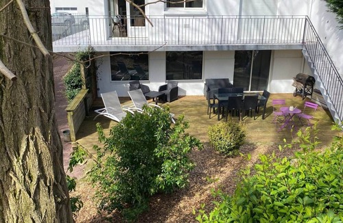 Cholet House | Villa City Garden 12 pers - Garden & WIFI