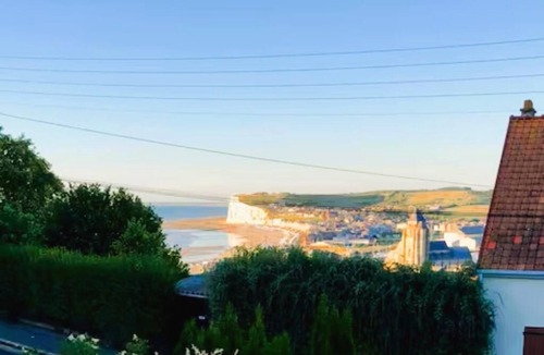 Le Treport House | Villa "clair de Falaises" Sea view with sauna, jacuzzi, and garden