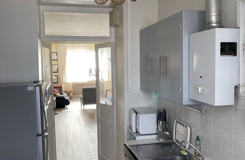 La Baule-Escoublac Villa | Villa Classée Face Mer, Petit Jardin , Veranda et Terrasse Ensoleillée, 120 m2,