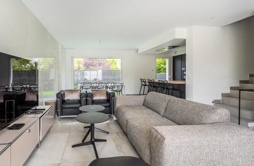 Vendargues Villa | Villa climatisée avec piscine et stationnements