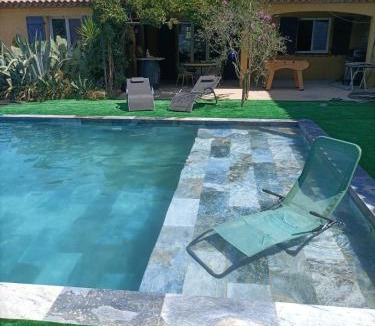 Le Pouget Villa | Villa climatisée avec grande piscine