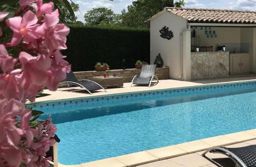 Pont-Saint-Esprit Villa | Villa climatisée avec piscine