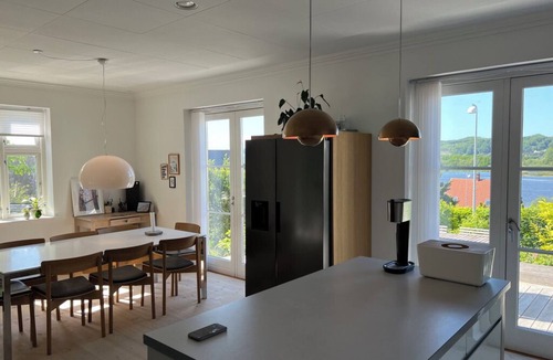 Vejle House | Villa close to town, forest and lake - with outdoor sauna option
