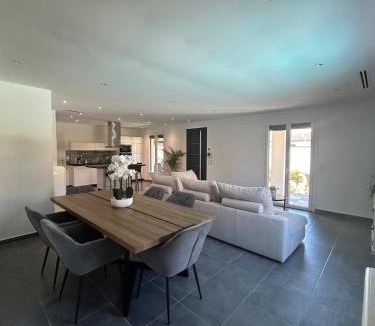 Entraigues-sur-la-Sorgue Villa | Villa confort avec piscine