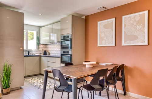 Mauguio Villa | Villa Cocoon Montpellier and Beach with Private Pool, Wi-Fi and Air Conditioning