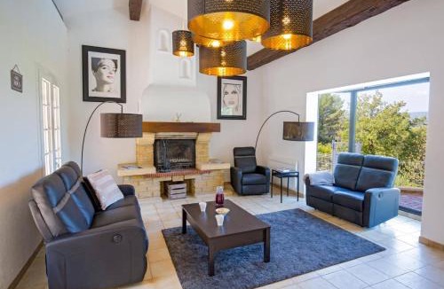 Draguignan Villa | Villa Colombes by Villa Plus
