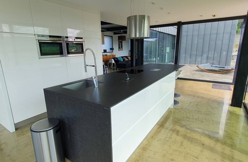 Liffre House | VILLA COMBINES MODERNITY AND STONES. IDEAL FOR FAMILY OR WORK