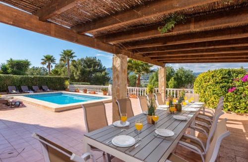 La Empedrola Villa | Villa Comodo - PlusHolidays