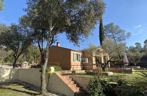 Entrecasteaux House | Villa Comorebi Provence: Unique & Charming