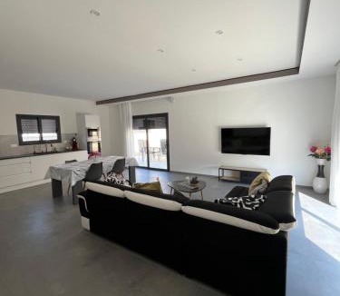 Les Tourrettes Villa | Villa complète piscine 120m2 4 lit 4chambre