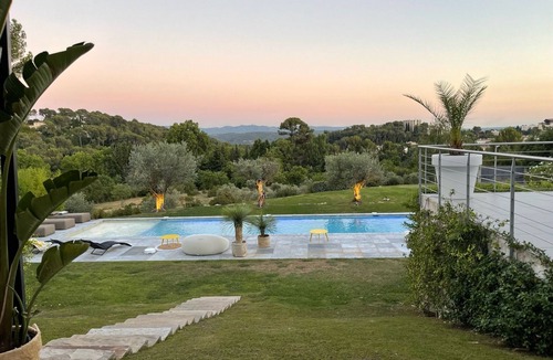Nord Villa | Villa Contemporaine à Aix-en-provence Avec vue et Piscine XXL
