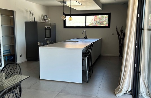Magalas Villa | Villa Contemporaine Avec Piscine !