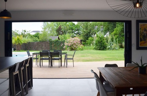 Sautron Villa | Villa Contemporaine Avec Piscine a Proximité Immédiate des Commerces