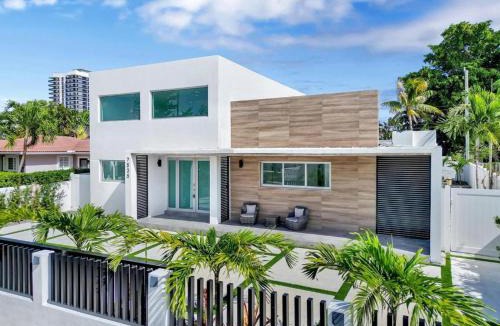 North Bay Village Villa | Villa Coral Bay