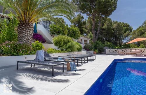 Arnella Villa | Villa Corasol by Abahana Villas