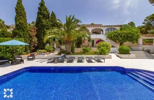 Arnella Villa | Villa Corasol by Abahana Villas