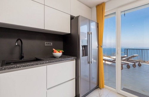 Poljane Villa | Villa Corichi with Swimming Pool