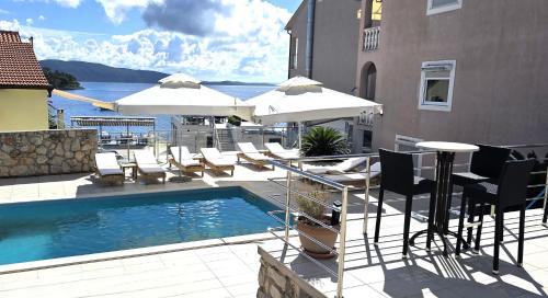 Mali Iz House | Villa Cortes