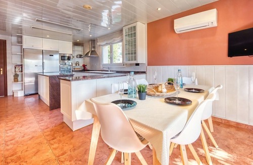 Lloret Town Center Villa | Villa "Costacabana - Summertime" with Private Pool & Wi-Fi