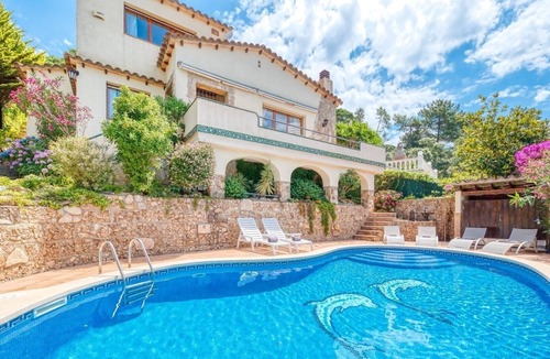 Lloret de Mar Villa | Villa "Costacabana - Cleo" with Sea View, Private Pool & Wi-Fi