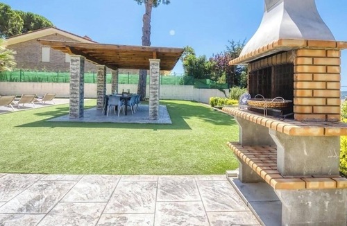 Lloret de Mar Villa | Villa "Costacabana - Paris" with Private Pool, 2 Private Terraces & Wi-Fi