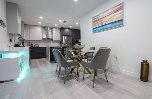Golden Glades House | Villa Cristina in Miami
